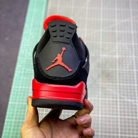Air Jordan 4AJ4 Oreo black and red Vintage sneakers - Picture 4 of 9